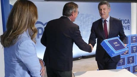 El PP celebra que la UE &quot;se niega a pagar los peajes&quot; de Sánchez | B. SARRIÁ