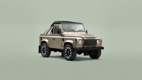 Land Rover Classic Defender V8 Soft Top, quando la nostalgia diventa esclusiva