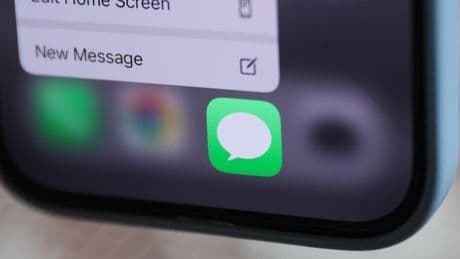 Apple iPhone Has The Weirdest New Bug: Don’t Send These iMessages
