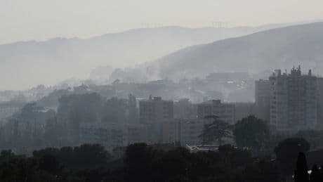 A wildfire that reached Marseille is pushed back but not extinguished