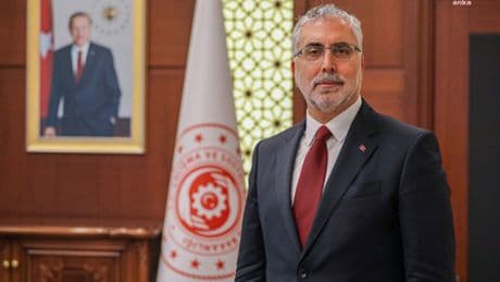 Çalışma Bakanı Vedat Işıkhan'ın konuklarına aldığı tespihlerin faturası halka