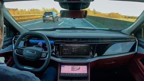 Conduire sans les mains : pourquoi Stellantis recule pour mieux viser l’étape d’après