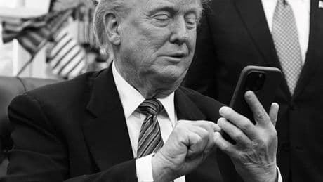 Politics: The Secret History of Trump’s Private Cellphone