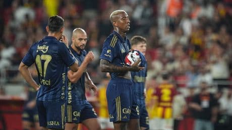 Fenerbahçe'de coşkudan kaosa!