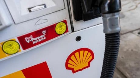+++ Geschäftszahlen +++: Niedrigerer Ölpreis drückt Gewinn bei Shell