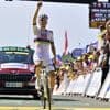 Tadej Pogacar écrase la concurrence sur le Tour de France à Hautacam au terme d'un raid solitaire et récupère le maillot jaune