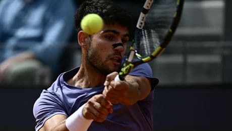 Carlos Alcaraz - Lorenzo Musetti: a qué hora juega y dónde ver hoy por TV y en directo las semifinales del Masters 1000 de Roma 2025