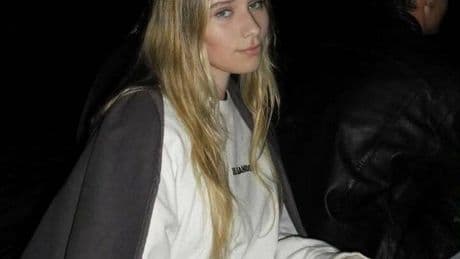 "Ha distrutto la mia vita...". Chi è Luiza Rozova, la figlia "segreta" di Putin