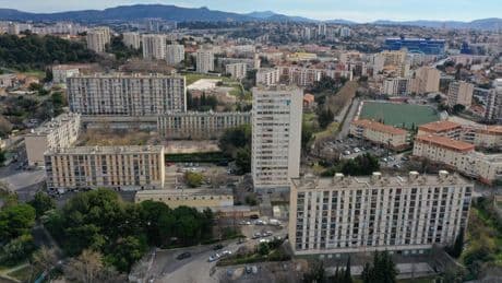 Château gonflable pour les enfants, barbecue, atelier peinture... Quand les narcotrafiquants achètent la paix dans les cités