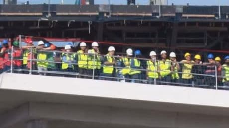 Nadie se quiere perder la fiesta culé: el &#039;palco&#039; improvisado de los trabajadores del Camp Nou