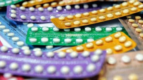 Des responsables de gauche demandent à Emmanuel Macron d'empêcher la destruction de contraceptifs par les États-Unis