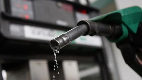 Los carburantes se encarecen un 2,6% y marcan su nivel más alto desde abril, pero siguen siendo más baratos que hace un año