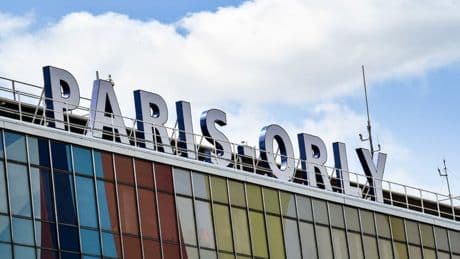 Grève de contrôleurs aériens: un quart des vols annulés à Paris jeudi, les aéroports du Sud très touchés