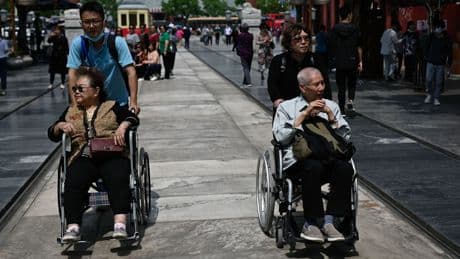 Krankenversicherung in China: Besser reich und gesund