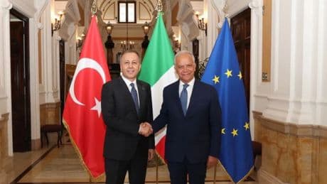 İtalya’da güvenlik zirvesi: Bakan Yerlikaya ve İtalyan Mevkidaşı Roma’da bir araya geldi
