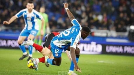 Mfulu deja de ser futbolista del Deportivo