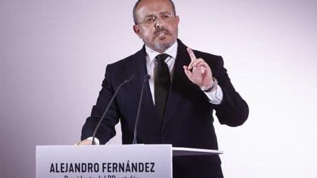 Fernández se defiende de las críticas del PP sobre su polémico libro: "No hay una sola mentira"