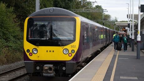 Paper and mobile train tickets to be replaced with GPS tracking in new travel trial