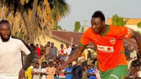 Sadiq también se suma a los partidos de verano en África, vestido del Valencia