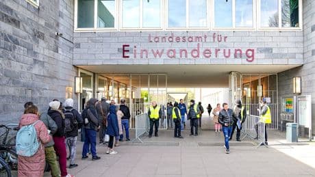 Staatsanwalt ermittelt  - Razzia wegen gefälschter Einbürgerungsurkunde
