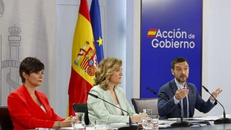 El Gobierno pide perdón por haber confiado en Cerdán y dice que su entrada en prisión es "decepcionante y dolorosa"