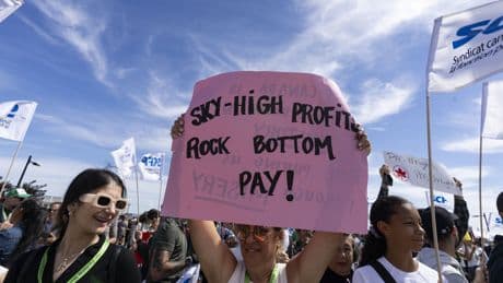Air Canada, flight attendants reach tentative deal ending strike