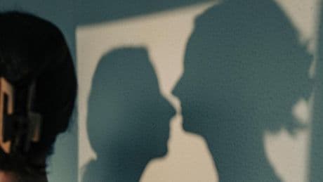 Erziehung in Deutschland: "Ich habe Mund und Augen zusammengepresst und gewartet, bis es vorbei ist"