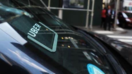 Faut-il limiter le nombre de chauffeurs Uber ou Bolt? Le gouvernement va étudier la possibilité d'un moratoire sur les VTC