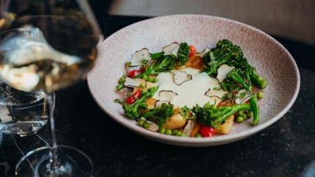Gnocchi mit Parmesan, Erbsen und Trüffel aus dem „Le Faubourg“