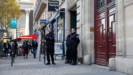 Braquage de Kim Kardashian: le veilleur de nuit de l'hôtel, victime collatérale en quête de justice