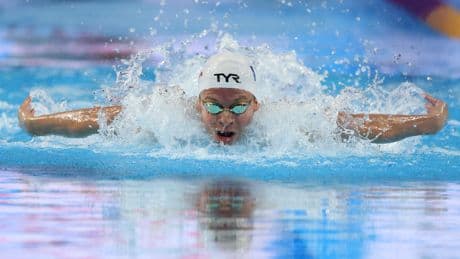 EN DIRECT - Mondiaux de natation: après son record du monde, Léon Marchand vise l’or et le titre planétaire
