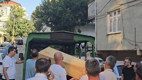 İstanbul'da çifte kâbus! Anne ve babasını öldürdü!