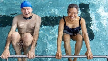 „Es ist nie zu spät, schwimmen zu lernen. Auch kraulen“