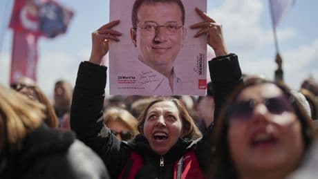 El líder opositor a Erdogan comparece ante el tribunal por primera vez desde su arresto