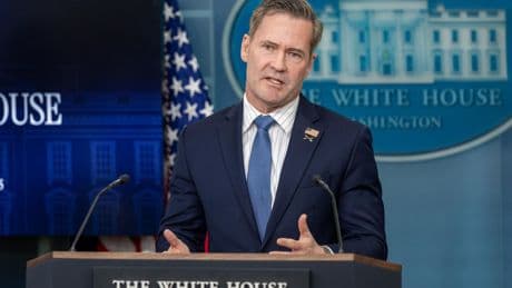 États-Unis : Mike Waltz écarté par Donald Trump… mais toujours là