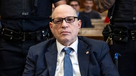 Vergewaltigungs-Prozess neu aufgerollt - Kommt Harvey Weinstein jetzt aus dem Knast?