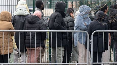 Bezahlkarte für Flüchtlinge längst nicht überall verfügbar – in diesen Ländern stockt es
