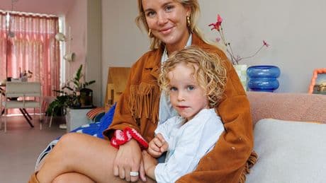 Jolanda (27) en Lola (30) kozen er bewust voor om jong moeder te worden: ‘In het begin was het best eenzaam’