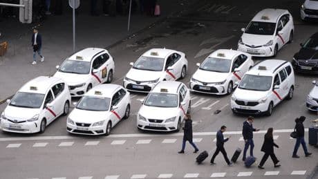 Los taxistas preparan nuevas movilizaciones en toda España para frenar las nuevas licencias de Cabify