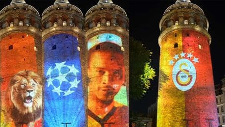 Galatasaray'dan Galata Kulesi'nde ışık şovu!