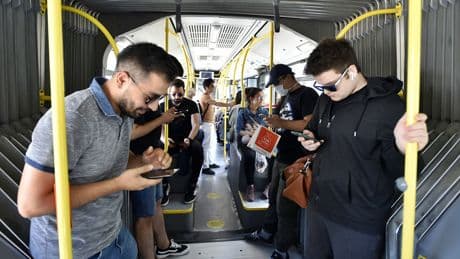 Vatandaşlar istedi, büyükşehir belediyesi hayata geçirdi! 45H yeni otobüs hattıyla tramvaya ücretsiz aktarma imkanı