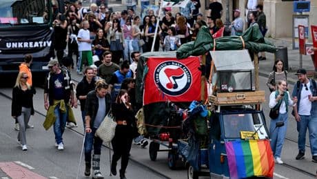 Versammlungsfreiheit | Tanzdemo in Aachen verboten