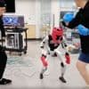 Humanoide Roboter: Teleoperationssystem ermöglicht menschenähnliche Bewegungen