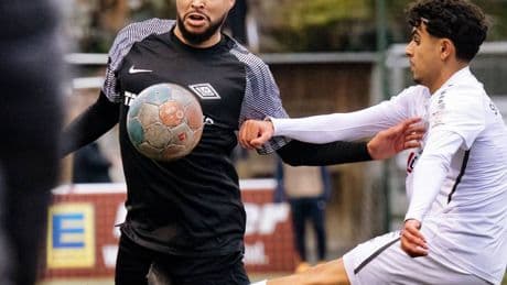 Freunde und Förderer bauen weiter am Kader: Ein Talent aus dem Zebra-Stall und ein Baller League-Star sollen den KFC verstärken
