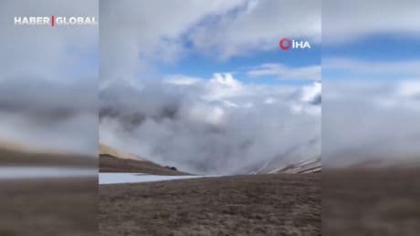 Bayburt'un 2 bin 300 rakımlı Dumlu köyü yaylasında karlar erimeye başladı