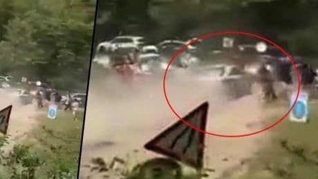 Korku filmlerini aratmayacak olay! Bursa'da yarış aracı seyircilerin bulunduğıu bölgeye savruldu
