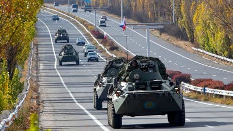 Russia, l'ordine top secret di Mosca: aumentare soldati e armamenti nella base militare in Armenia