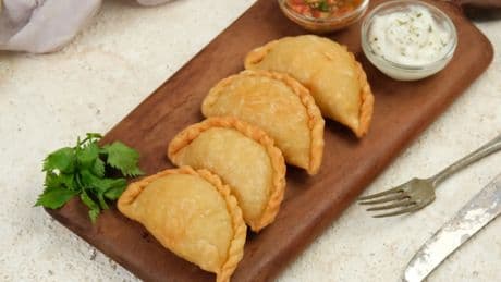 Empanadillas de verduras, huevo y beicon: una receta para chuparse los dedos