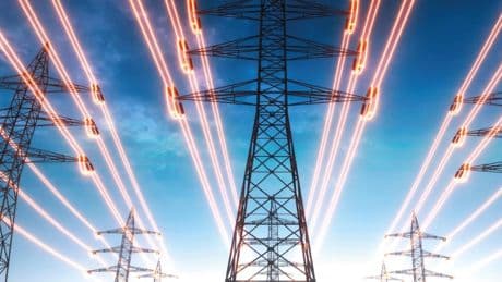 Las renovables siguen sin poder ayudar a garantizar la tensión de la red pese a que ya pueden actuar como el gas o la nuclear
