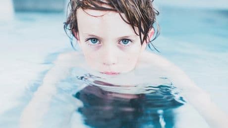 Golpe de calor en niños: el error común de los padres que puede poner en riesgo a sus hijos